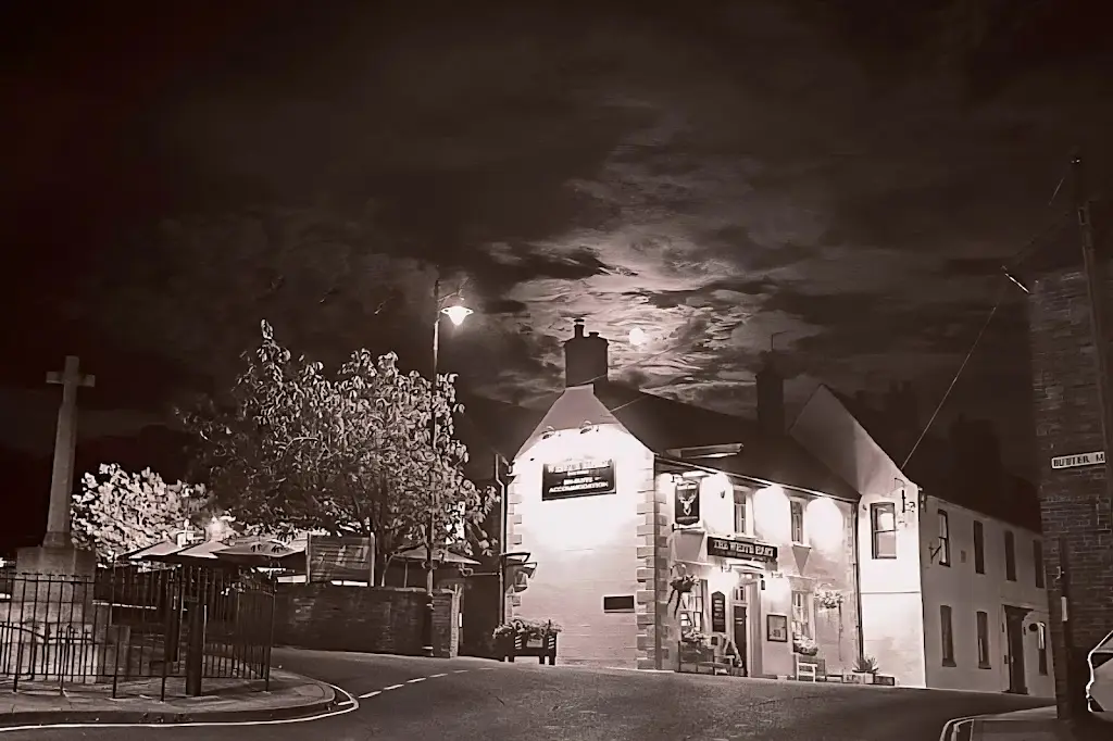 Mark Hartley_The White Hart_Caistor_review