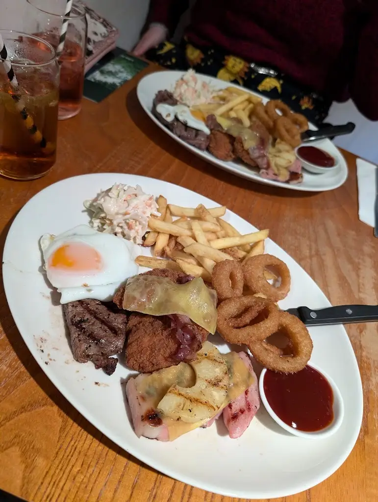 Ash Rated_Trevithick Inn Table Table_Camborne_review