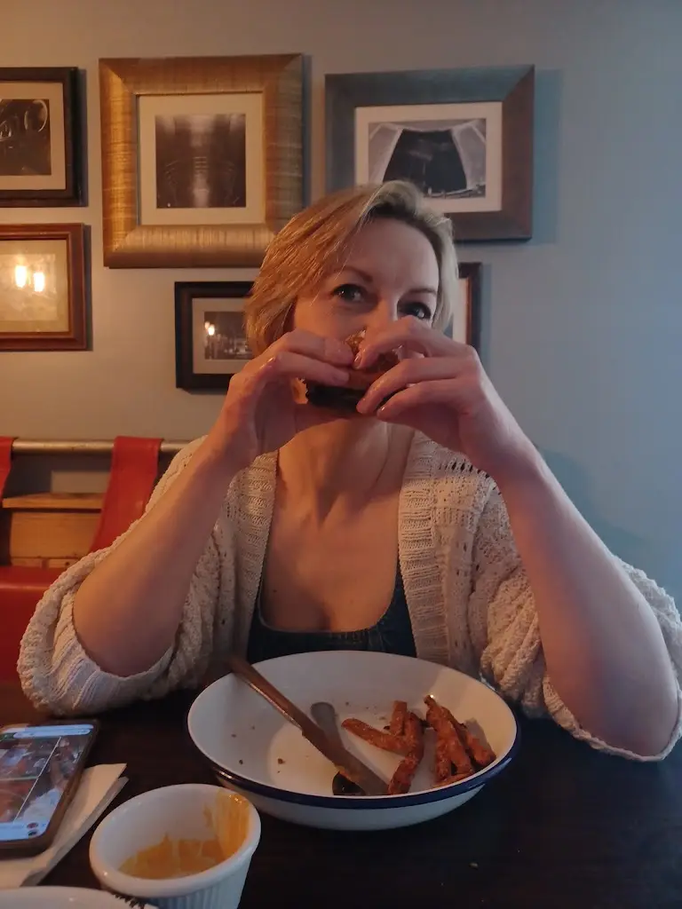 Cat Miad_Monkfield Arms_Cambourne_review