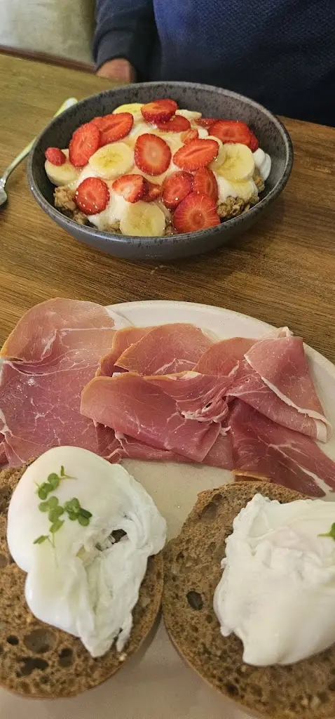 April van Es_Greens_Cambourne_review