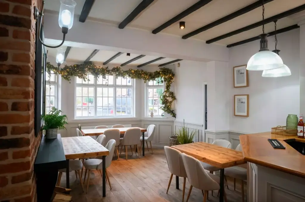 Admiral Rodney_Calverton_slider_image_1