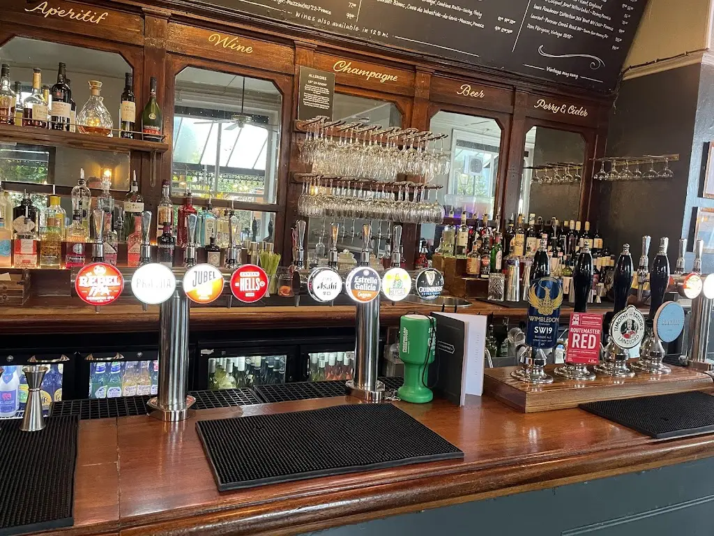 Stephen Lockyer_The Crabtree_Camberley_review