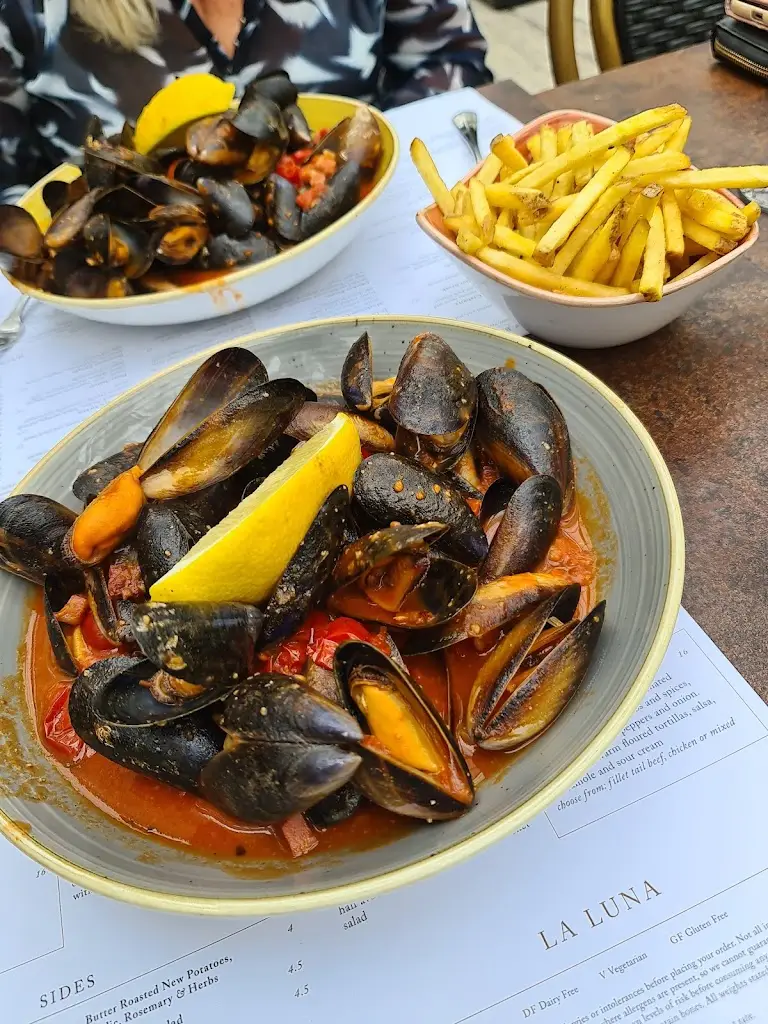 Menu_La Luna_Calderdale_image_8