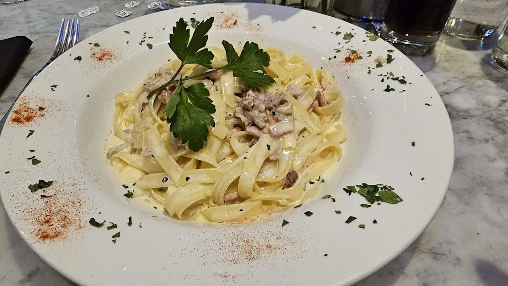 Menu_Valentinos_Acomb_image_7