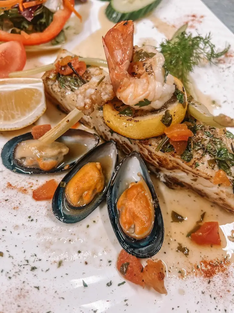 Valentinos_Acomb_slider_image_3