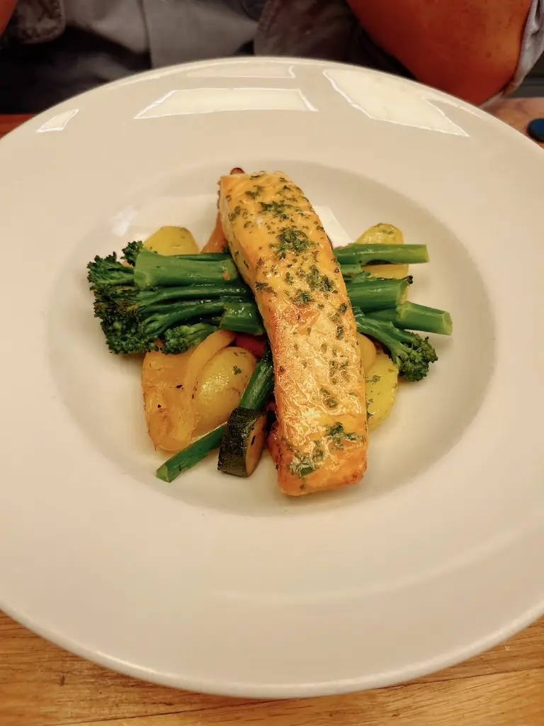 Yukihiko Hubert Oyama_Halifax Beefeater_Calderdale_reseña