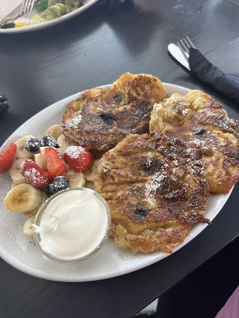 Erin Kirk_Divine on The Green_Calne_review