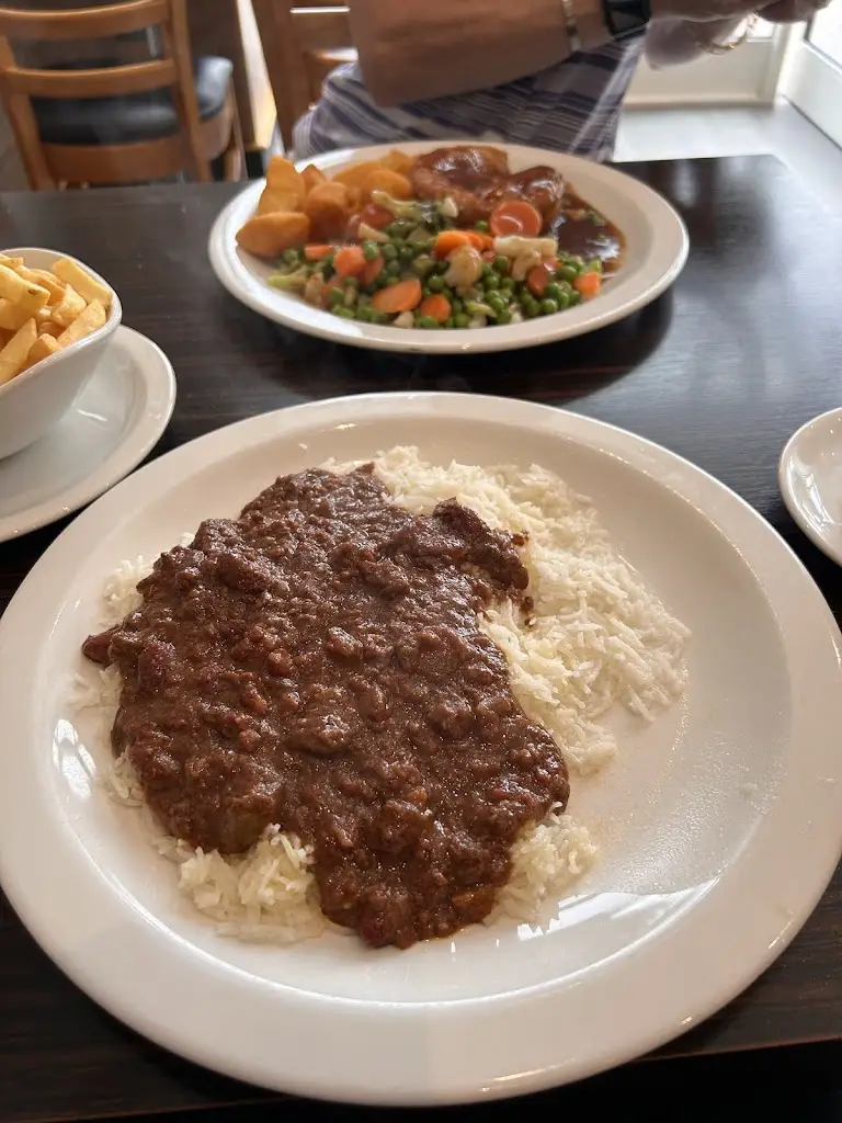 stuart bernard_Calne Cafe_Calne_review