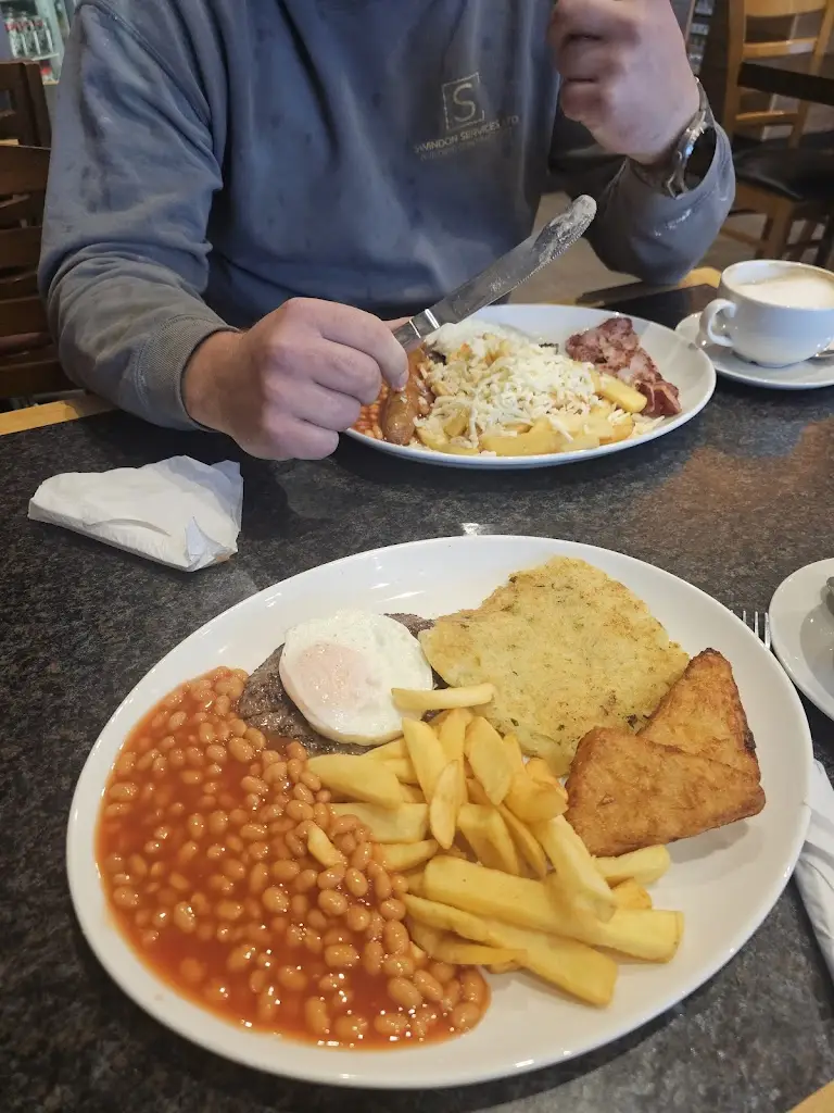 Mijan Chowdhury_Calne Cafe_Calne_review