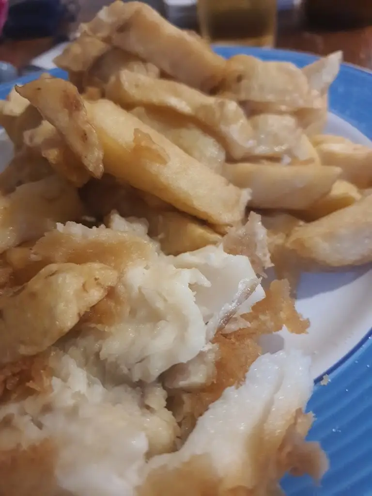 Sara Lischinsky_Dolphin Fish Bar_Calne_review