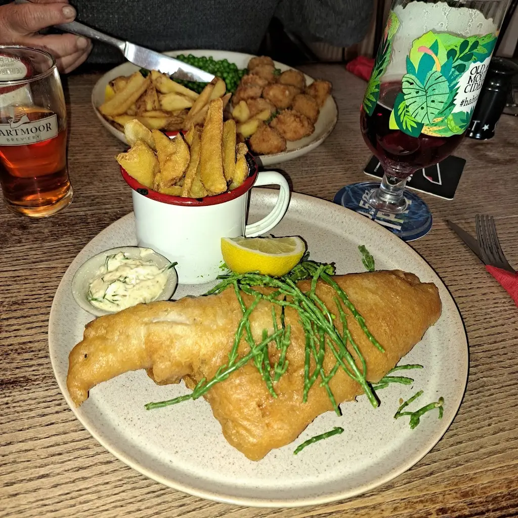 lisa standing_Manor House Inn_Callington_review