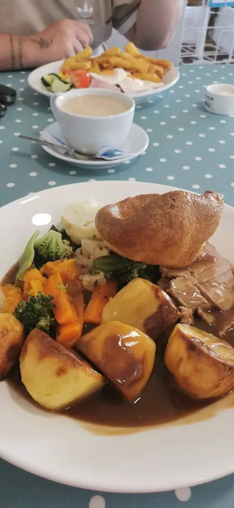 Menu_Louis Tea Rooms_Callington_immagine_7