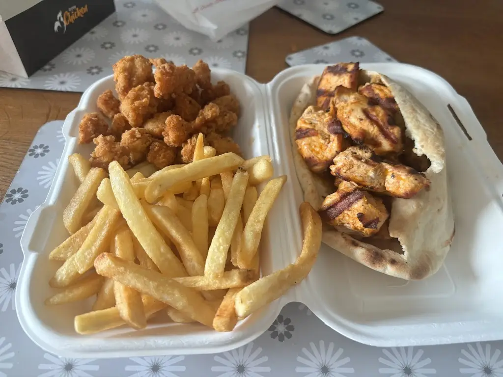 Castle Chicken & Kebab House_Callington_slider_image_1