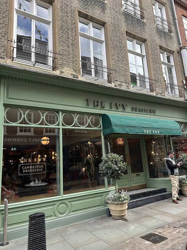 The Ivy Cambridge Brasserie_Cambridge_slider_image_2
