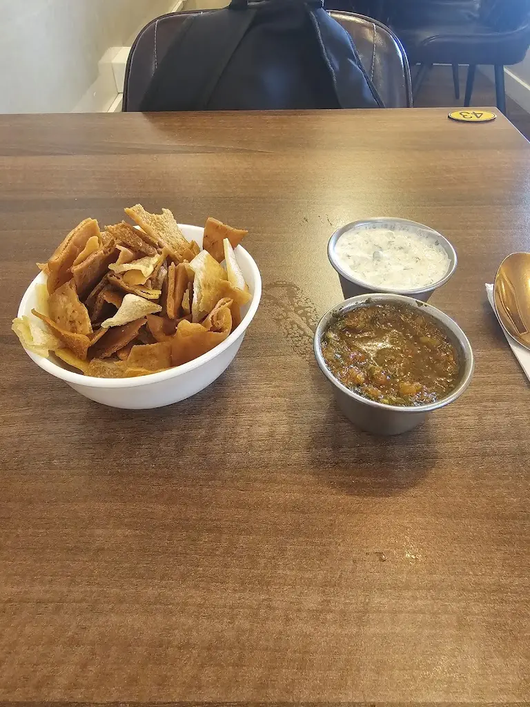 Nayan Patel_Little Petra_Cambridge_reseña