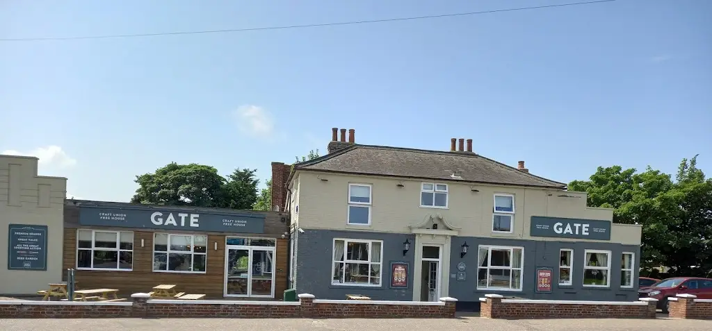 Gate Caister_Caister-on-Sea_slider_image_3