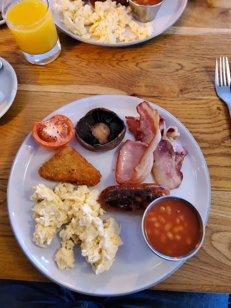 Antony Calver_Old Hall Hotel_Caister-on-Sea_recensione