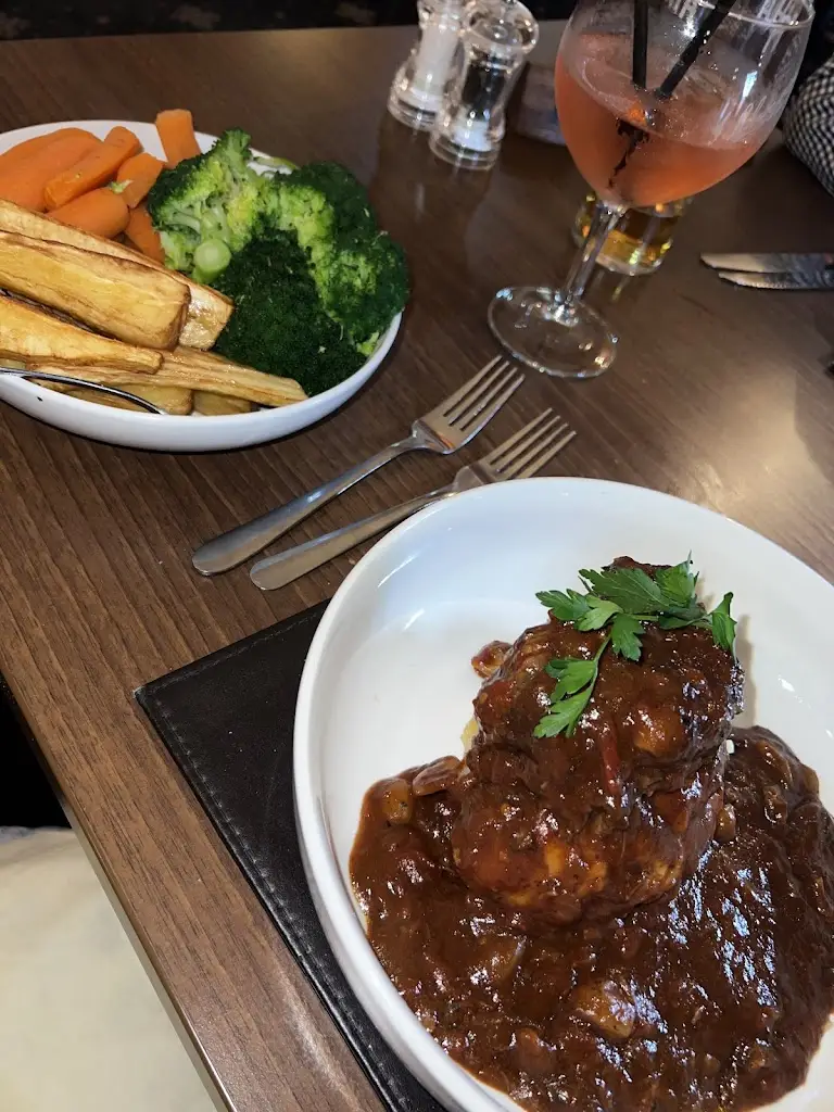 Georgia Fenn_Garrods bar and restaurant_Caister-on-Sea_review