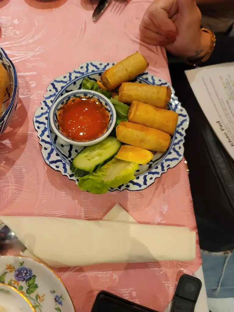 Daniel Farrow_Lekthai_Caister-on-Sea_review