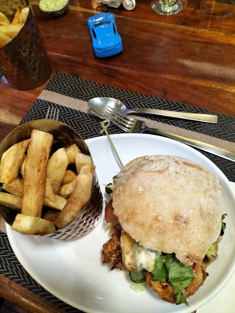 Nicola Smith_Quayside Plaza_Caister-on-Sea_review