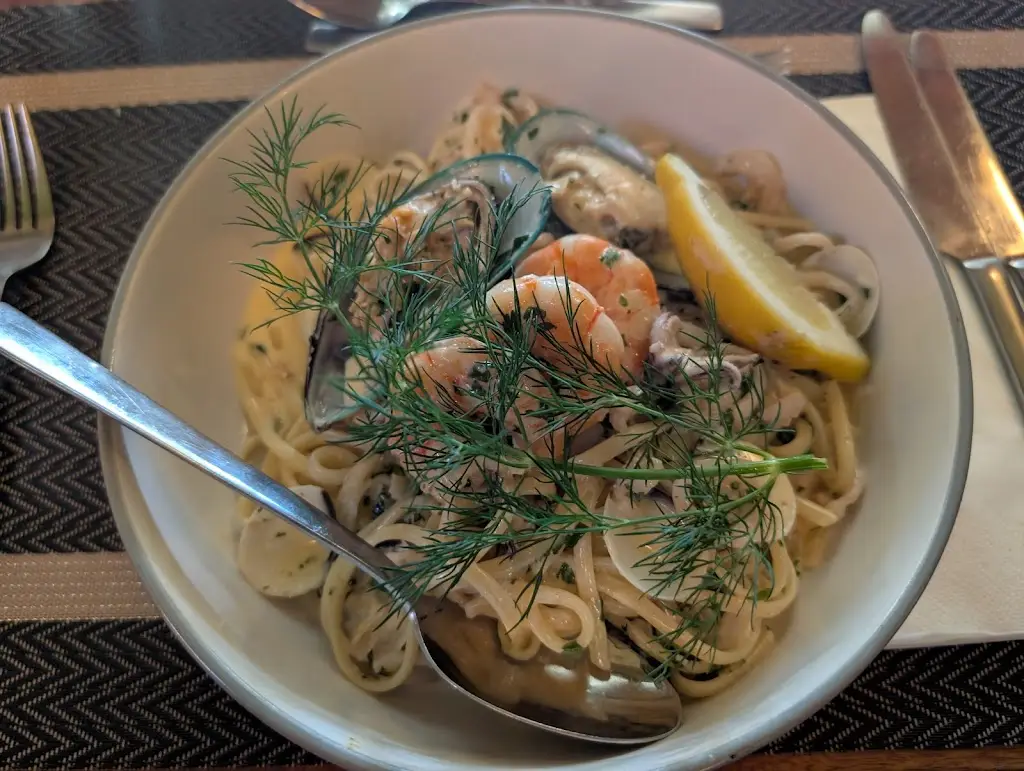 Joe Mayes_Quayside Plaza_Caister-on-Sea_review