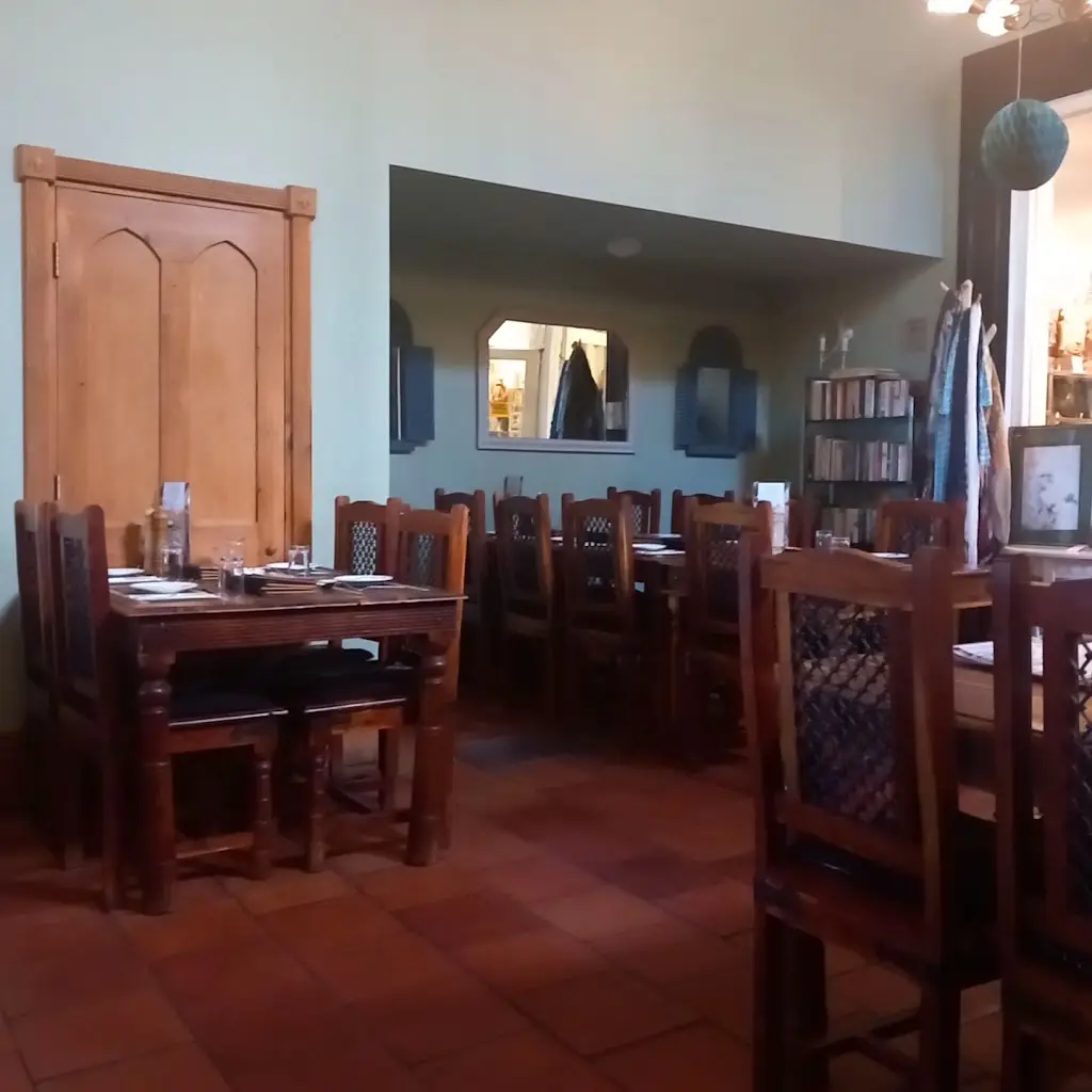 Steven Alexander Simmonds_Quayside Plaza_Caister-on-Sea_review