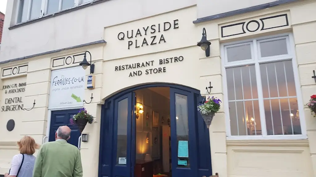 Quayside Plaza_Caister-on-Sea_slider_image_1