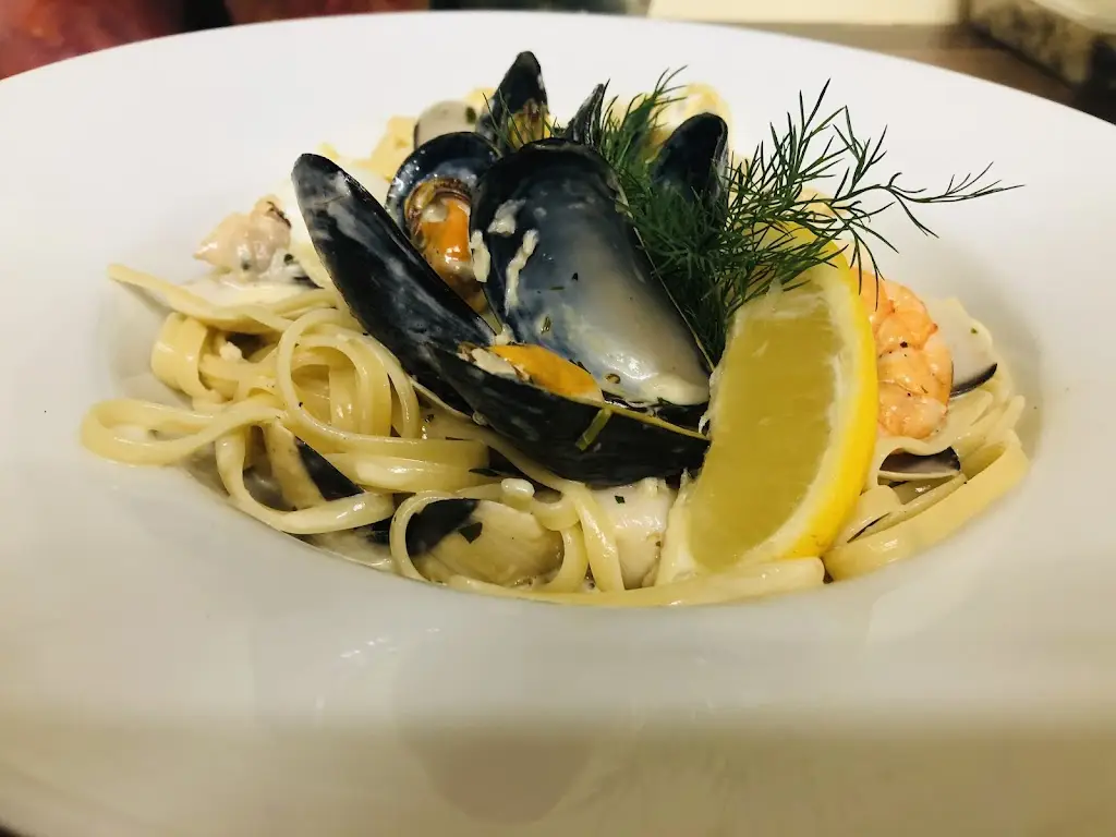 Quayside Plaza_Caister-on-Sea_slider_image_3