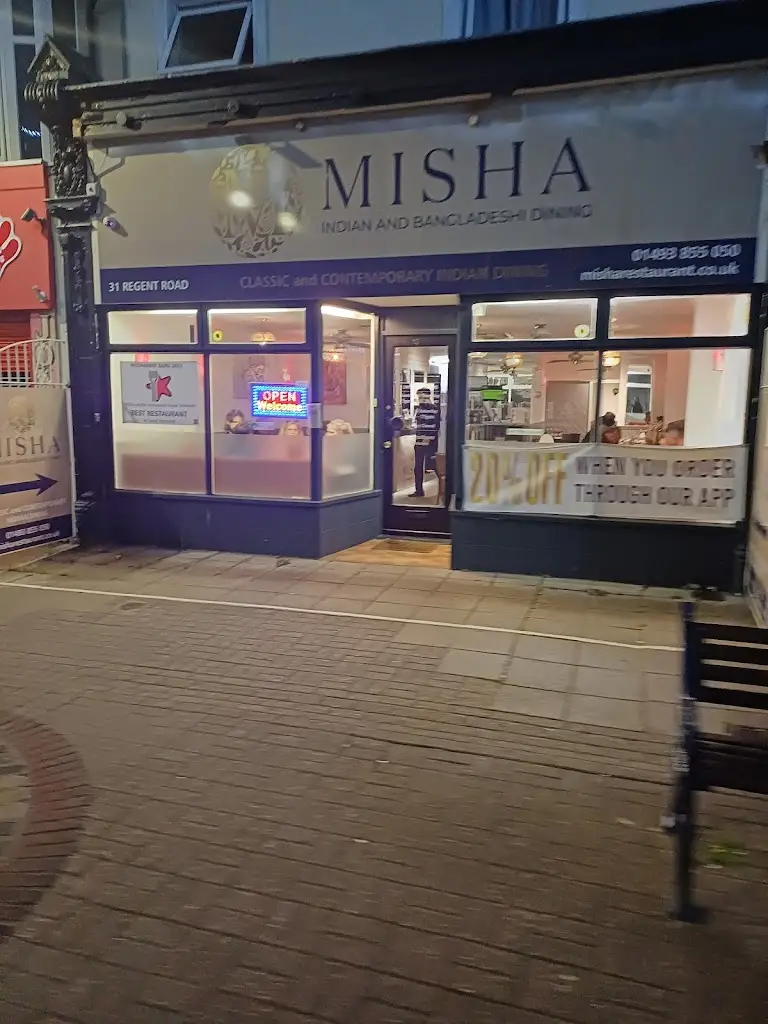 Ryan Hobday_Misha_Caister-on-Sea_review