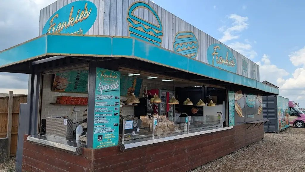 Frankie's at the beach_Camber_slider_image_1