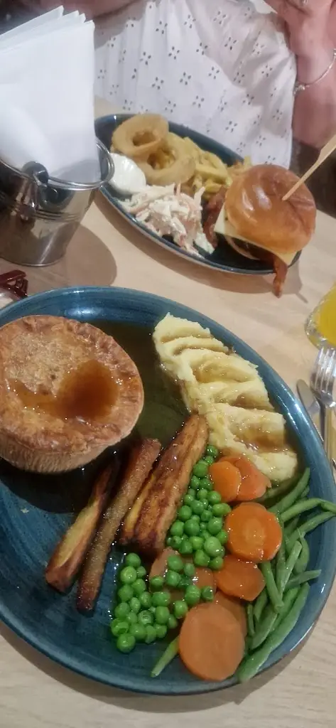 Janice Kentfield_The Boathouse_Camber_review