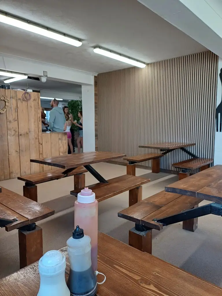 Michael Lees_The Chargrill Cabin_Camber_review