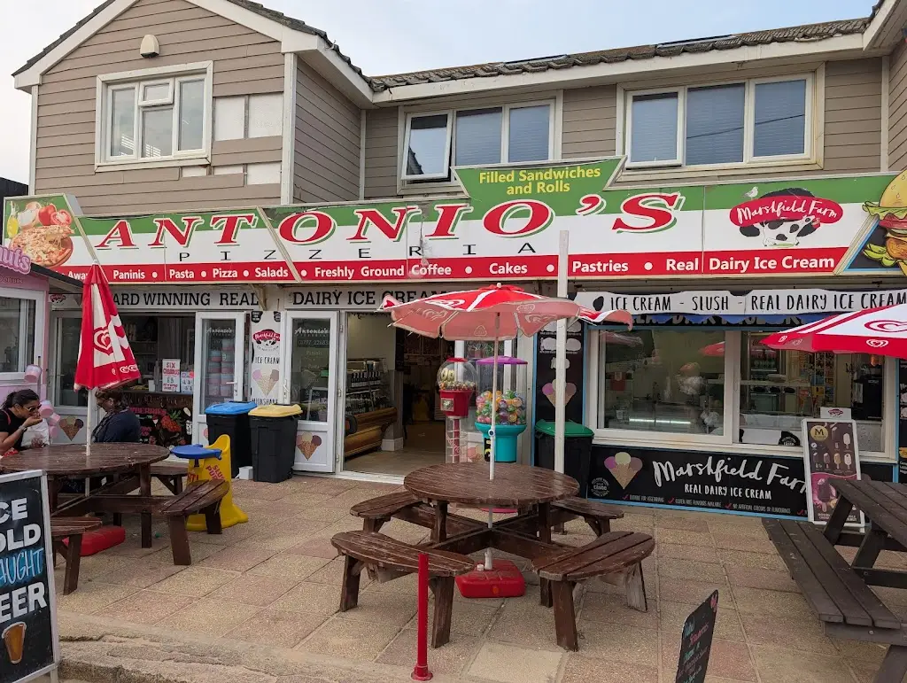 Antonio’s Pizzeria restaurant in Camber