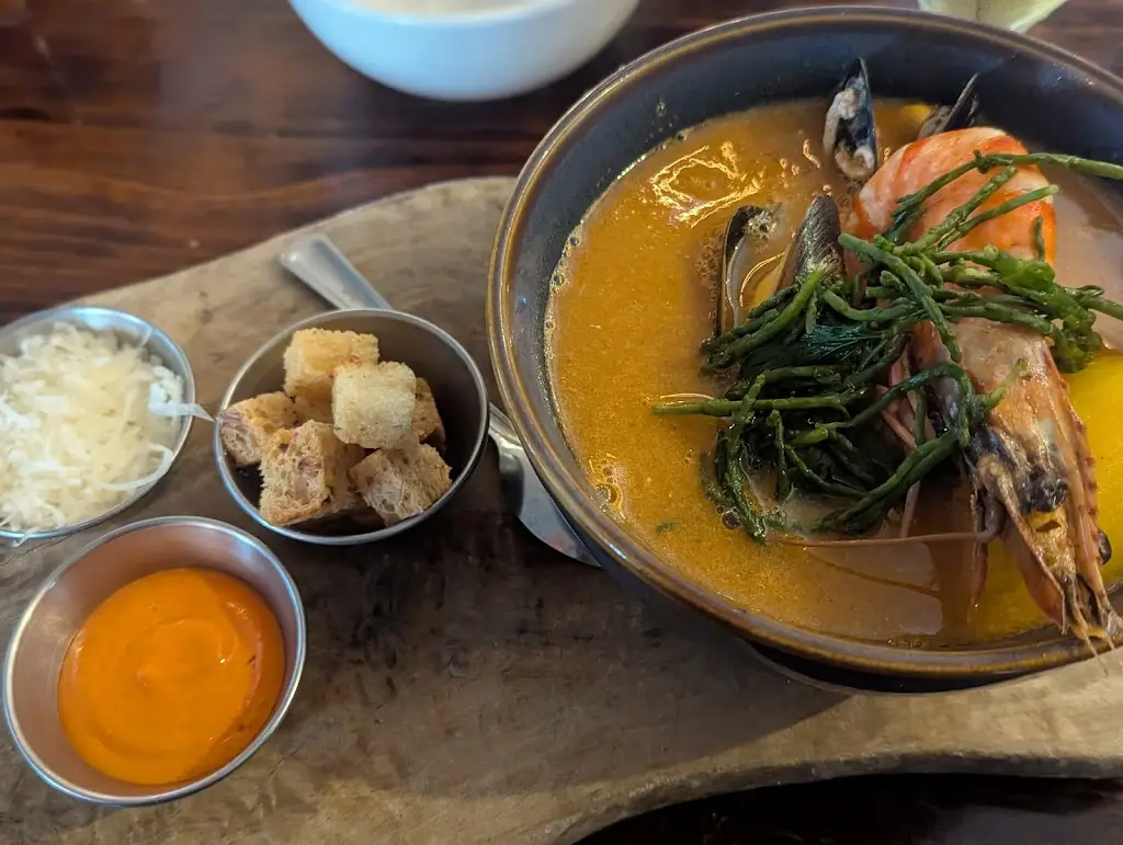 Laura Gil Santana_Webbe's at The Fish Cafe_Camber_review