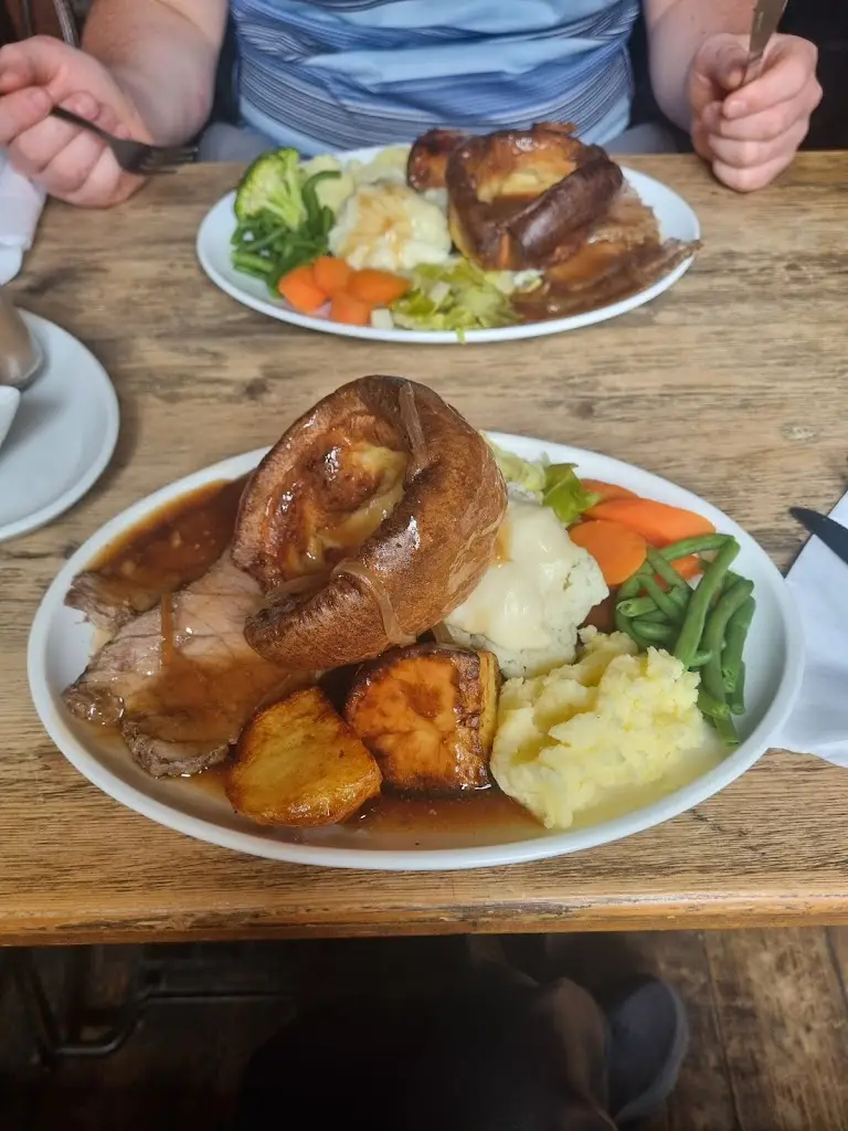 Phoebe Bates_The Sun Inn_Acomb_review