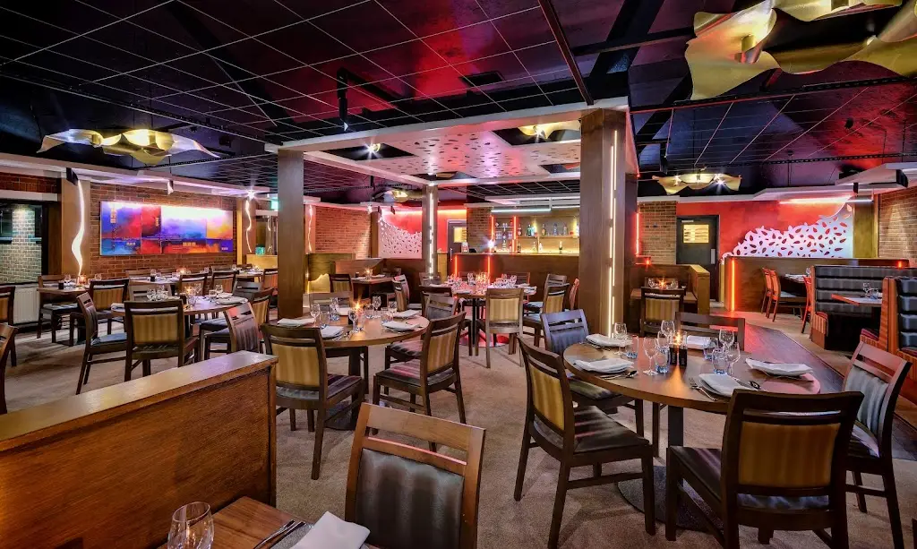 Zaynab Indian Cuisine_Capel Saint Mary_slider_image_1