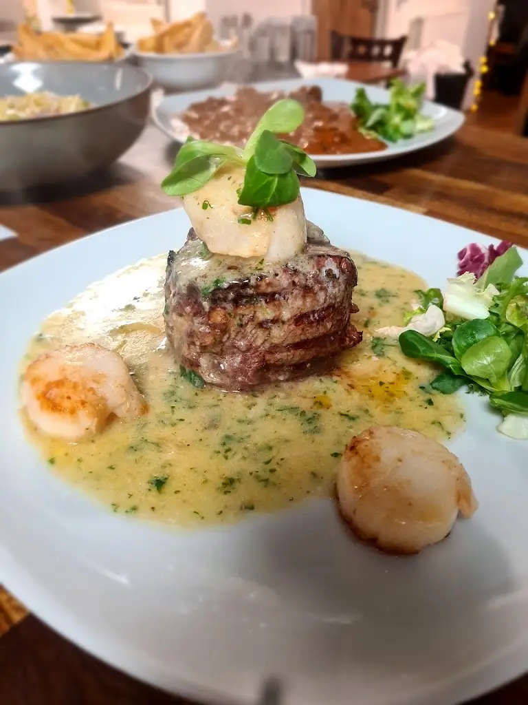 La Famiglia_Amble_slider_image_2