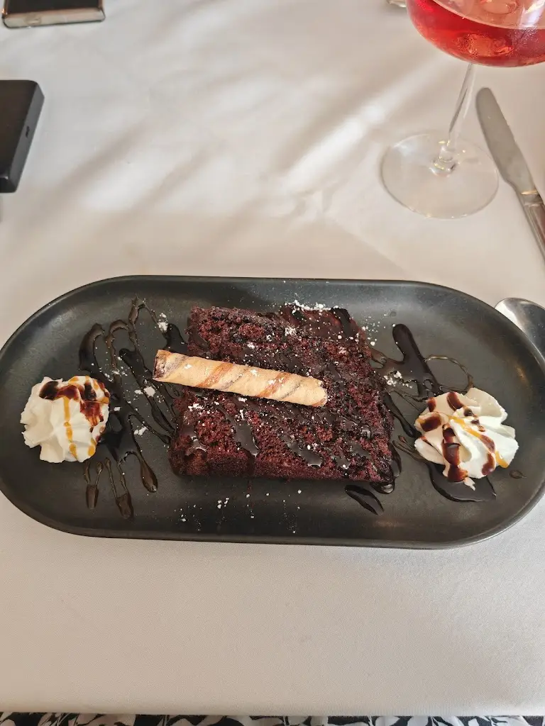 La Famiglia_Amble_slider_image_3