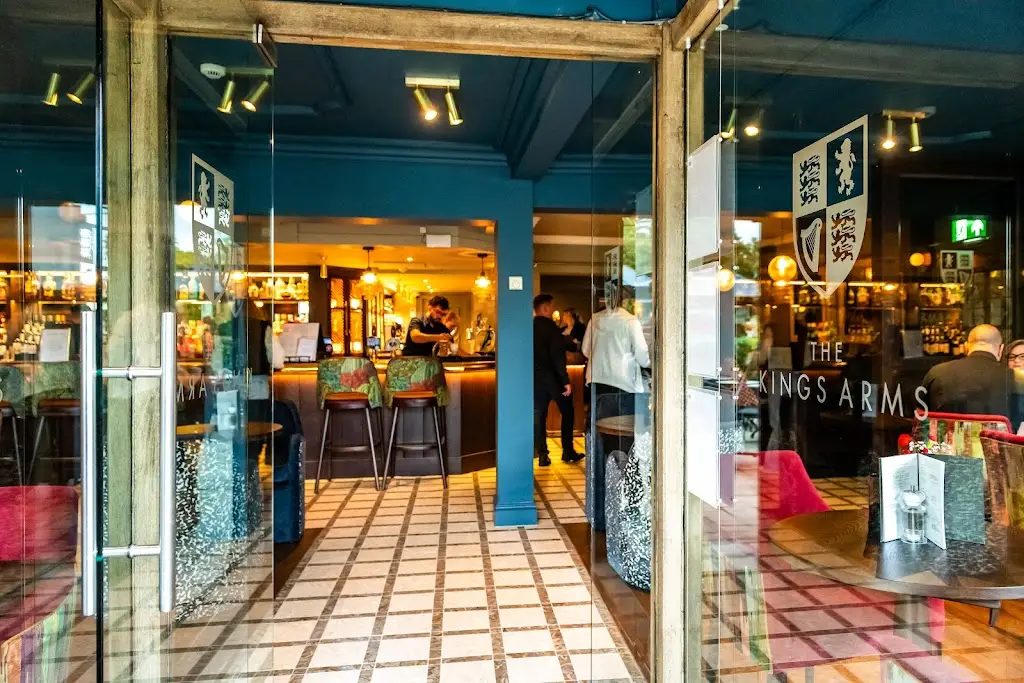 Kings Arms Bedford_Cardington_slider_image_1