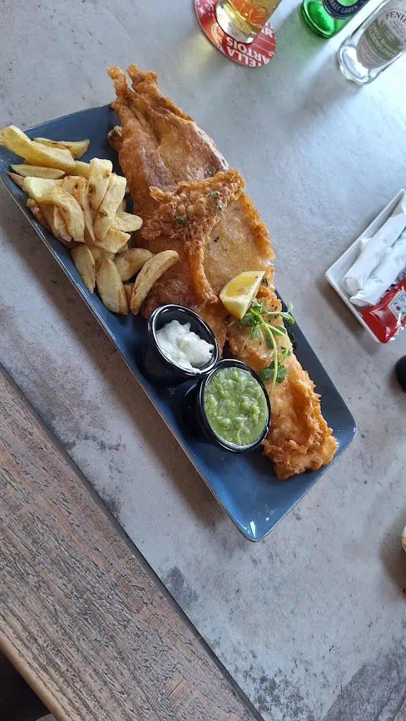 Mark Field_Lilly’s Landing_Amble_review