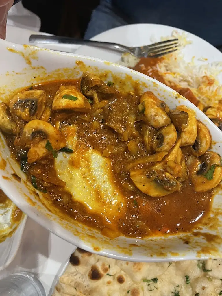 graham lee_Paradise Indian Restaurant & Takeaway_Canvey Island_review
