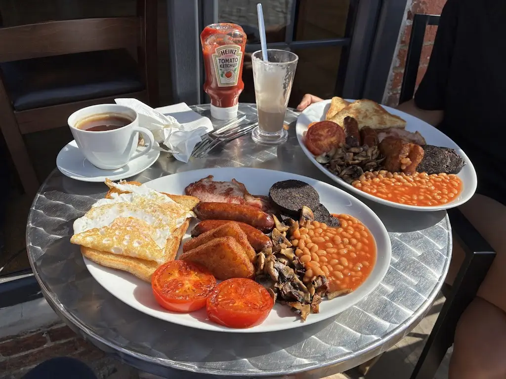 The Captain's Table Cafe_Capel le Ferne_slider_image_3