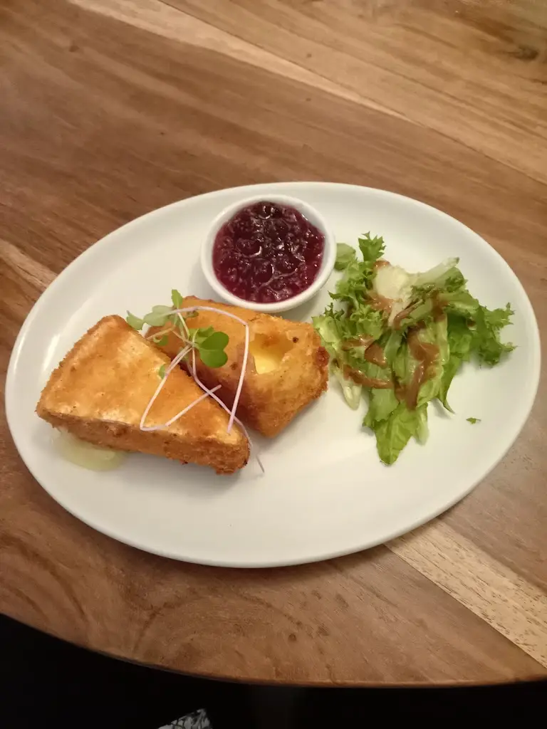 Richard Williams_Sotirios Bar & Restaurant_Capel le Ferne_review