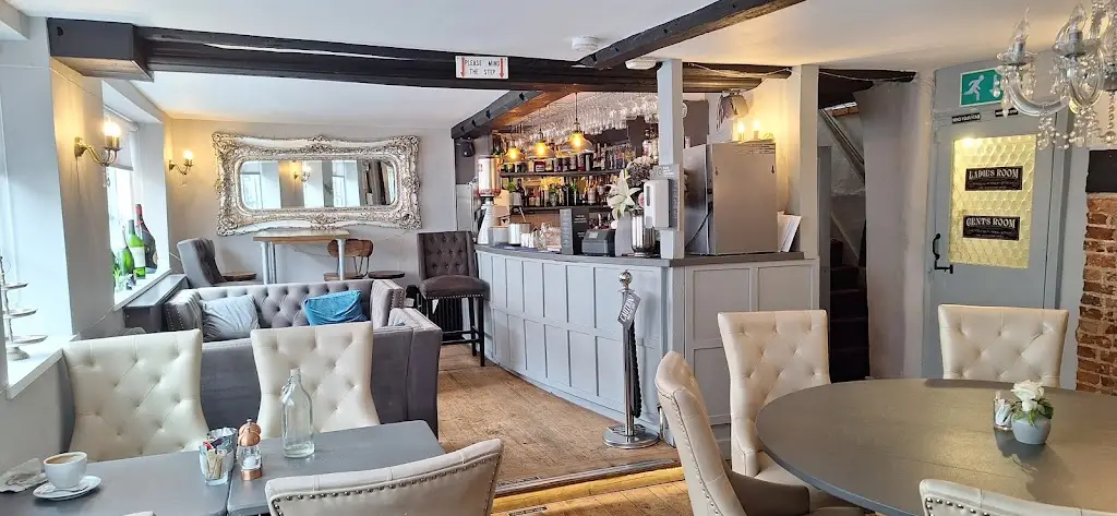 The Old Moot House Tea Rooms & Bistro restaurante en Castle Hedingham