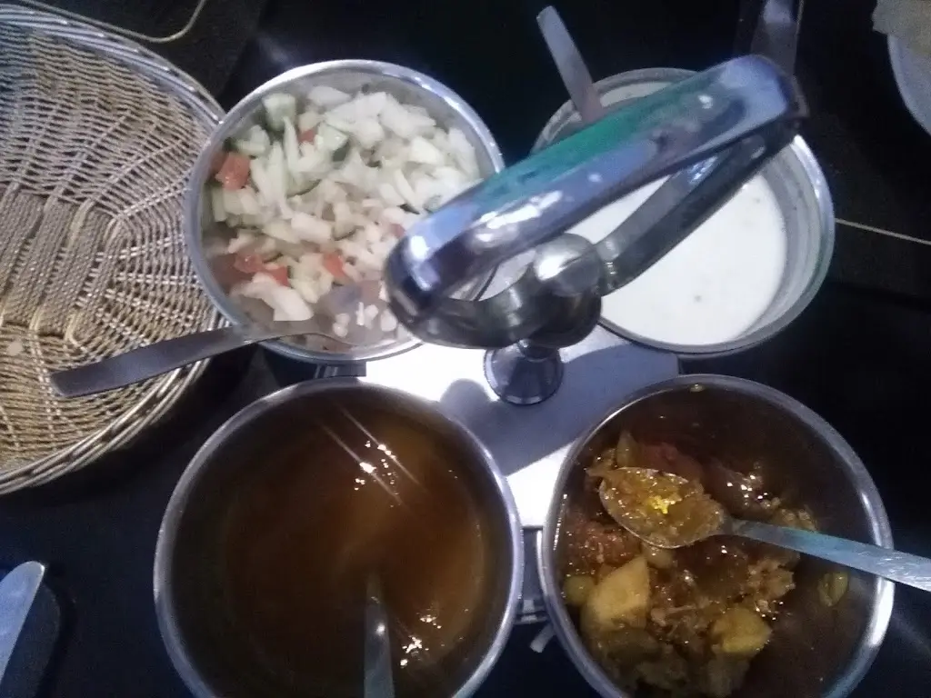 Miah's_Castle Cary_slider_image_3