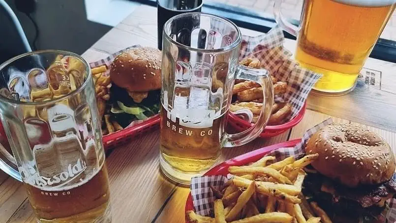 Burgers and Brews_Carterton_slider_image_2