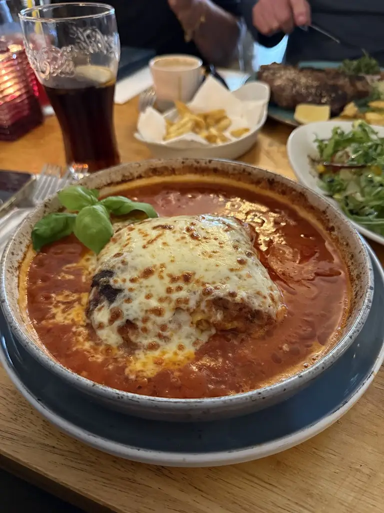 Reece Whitfield_Dolce Vita_Carterton_review