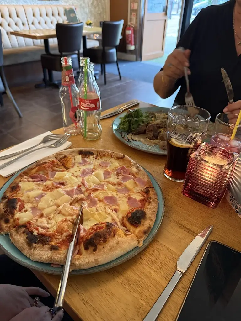 Dolce Vita_Carterton_slider_image_2