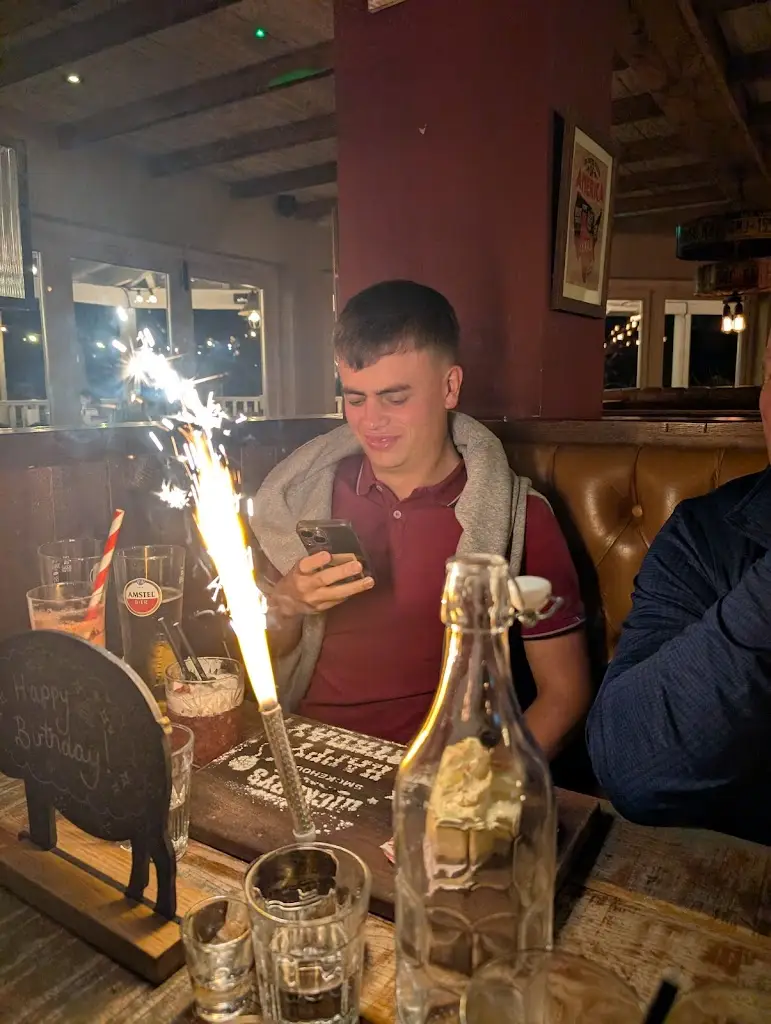 zane cohen_Hickory's - Castle Bromwich_Castle Vale_review