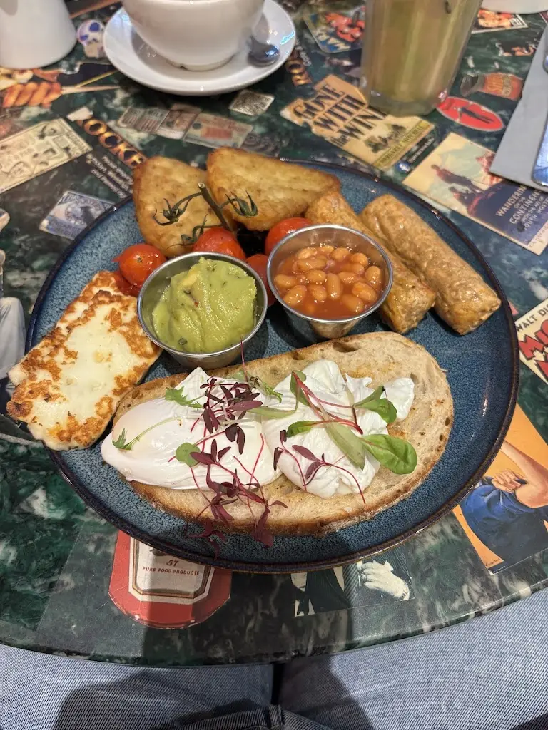 Lauren Holmes_Rockello_Castleford_review